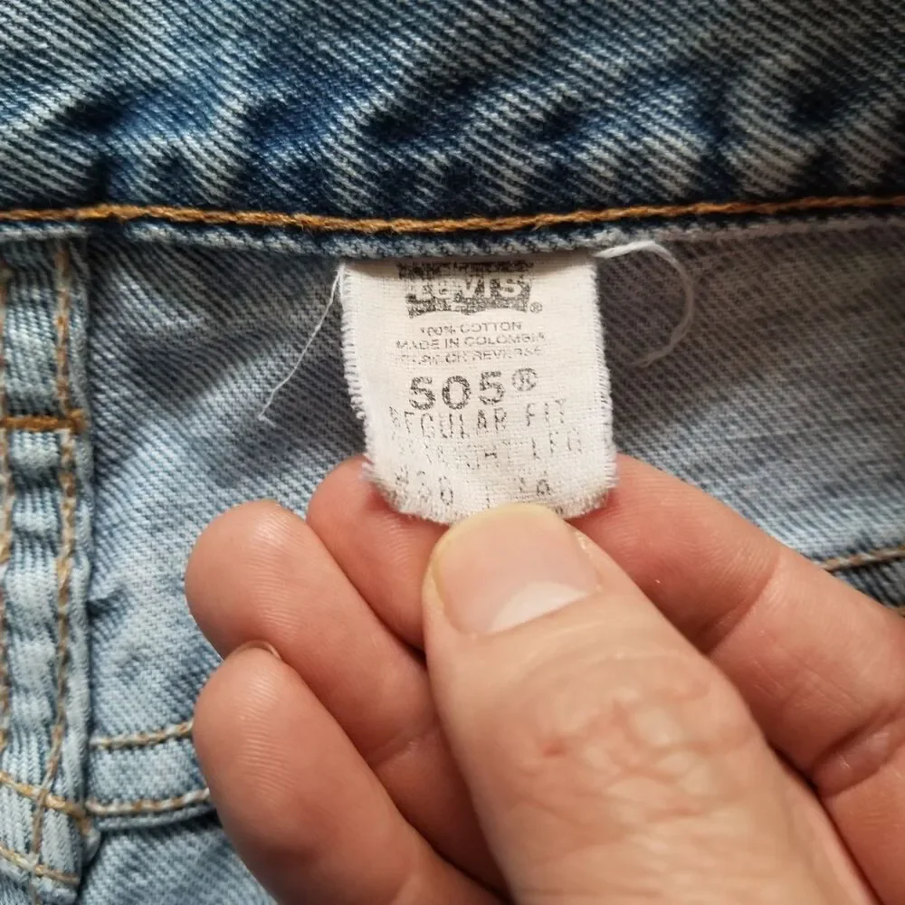 Vintage Levi's 505 Regular Fit Men's 36x32 Light Wash Blue Denim Jeans